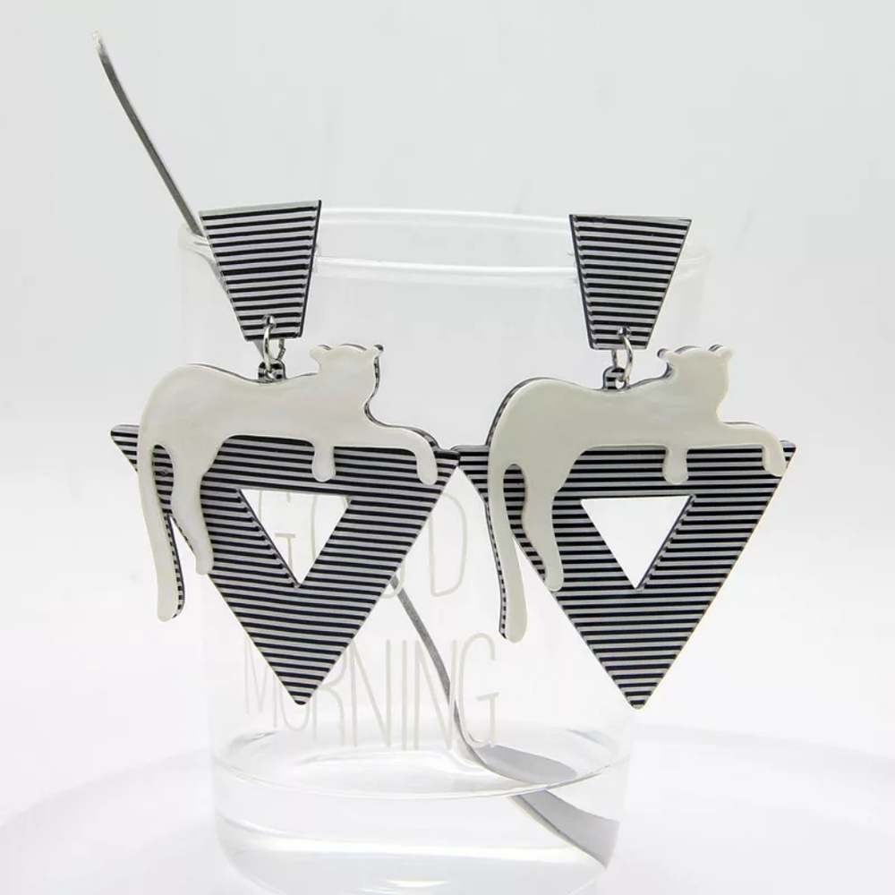 Oversized 80s White Leopard Statement Earrings - Picture 4 of 6
